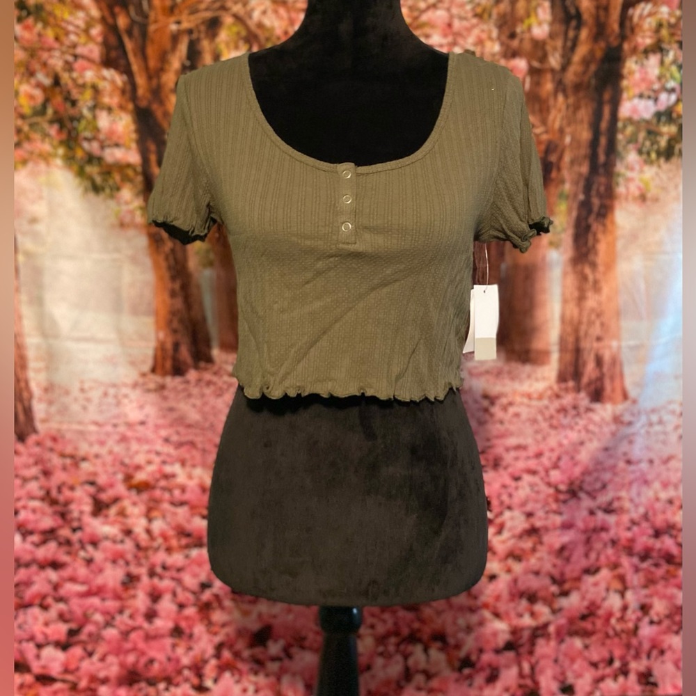 Olive color crop top M